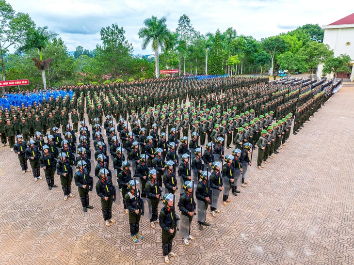 cảnh sát cơ động - Ảnh 16.