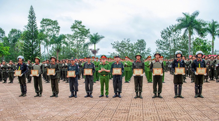 cảnh sát cơ động - Ảnh 10.