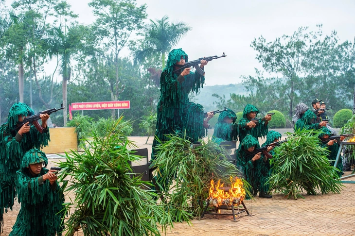 cảnh sát cơ động - Ảnh 4.