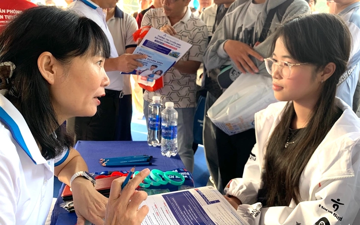 Trường đại học Y Dược TP.HCM nhận chứng chỉ IELTS, SAT  cộng điểm tuyển sinh từ 15-6 - Ảnh 3.
