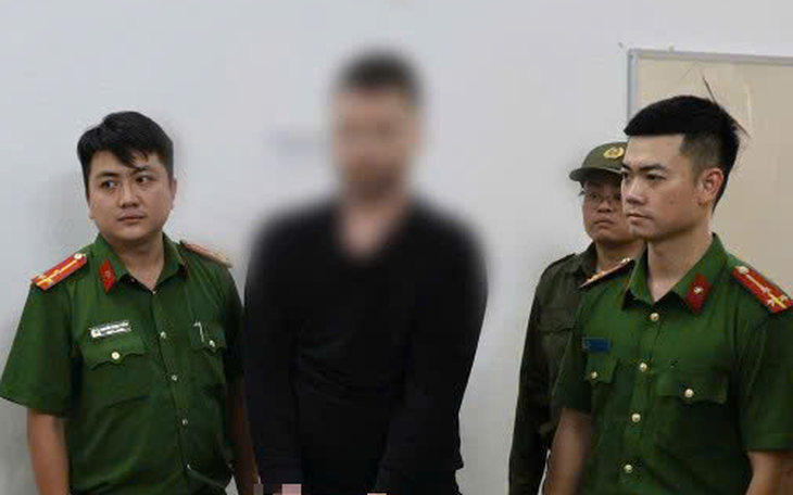 Bắt 1 người nước ngoài dùng túi ni lông trùm đầu nữ quản lý sòng bạc để cướp tài sản - Ảnh 2.
