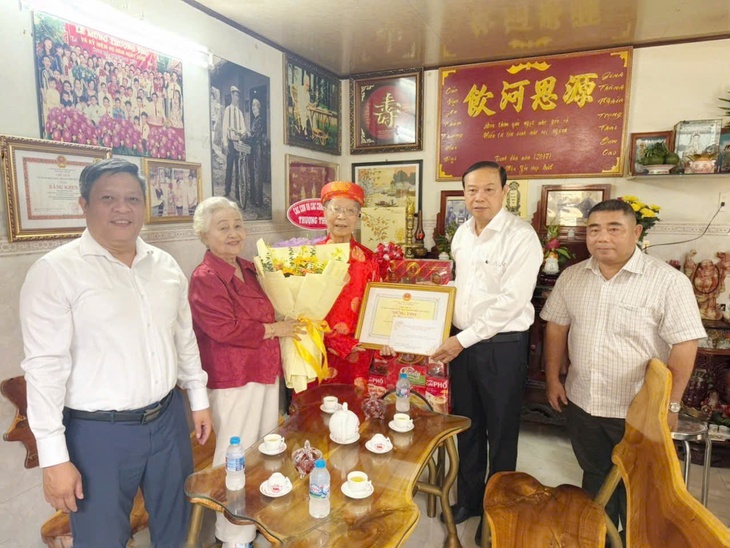 chúc thọ - Ảnh 2.