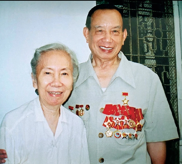 Thiếu tướng Từ Linh kể về GS - Nhà báo Từ Giấy: Chủ bút tờ báo sức khỏe đầu tiên - Ảnh 4. Thiếu tướng Từ Linh viết về cha: GS Từ Giấy - Chủ bút tờ báo sức khỏe đầu tiên - Ảnh 4.