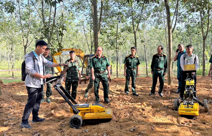 Có thể dùng radar xuyên đất giúp xác định khu mộ tập thể liệt sĩ ở công viên Lê Thị Riêng - Ảnh 1.
