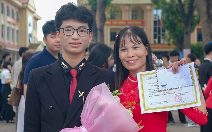 Thủ khoa toàn quốc bất ngờ với điểm thi môn Ngữ Văn - Ảnh 4.