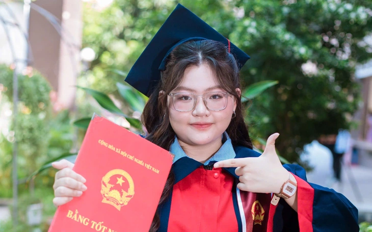 Thủ khoa toàn quốc bất ngờ với điểm thi môn Ngữ Văn - Ảnh 5.