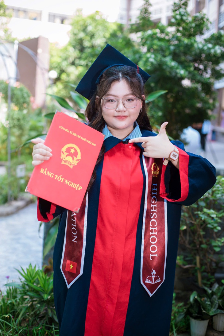 Hai thủ khoa toàn quốc khối B cùng 30 điểm đều là học sinh một trường TP.HCM - Ảnh 2.