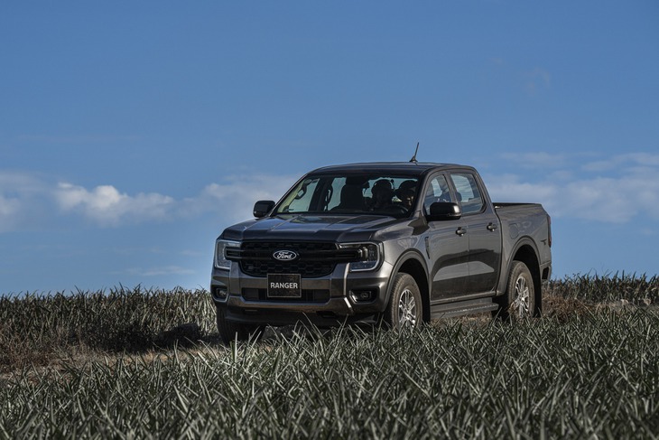 Ford Ranger Wildtrak 2026 bản thấp giá rẻ hơn trước 30 triệu, động cơ chuyển sang máy 2.0 tăng áp đơn - Ảnh 1.