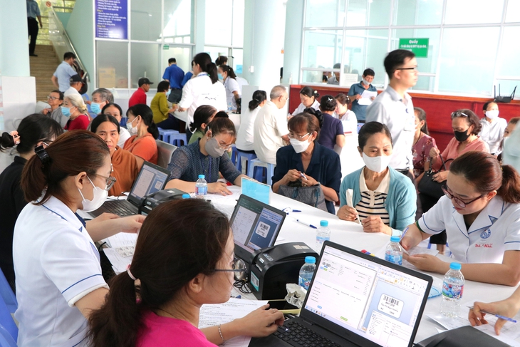 TP.HCM xây dựng 'nhật ký sức khỏe' theo vòng đời cho 15 triệu người dân ra sao? - Ảnh 2.