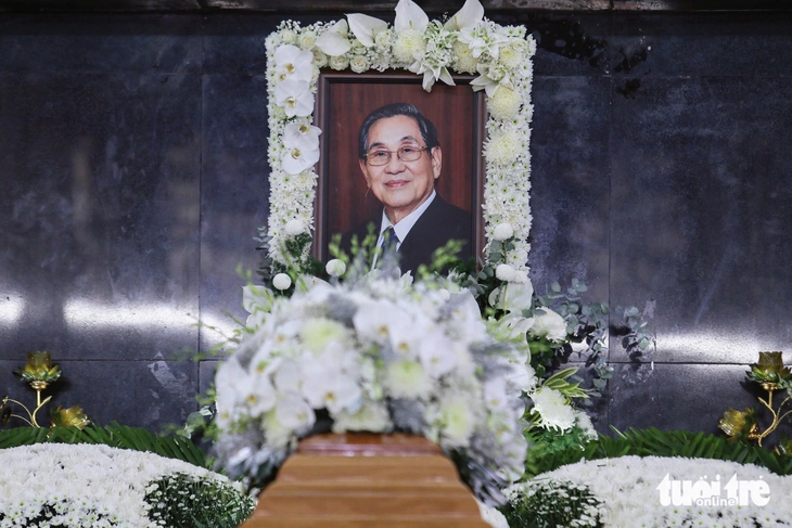 “Chuyến đi cuối” của Giáo sư Nguyễn Đình Hối qua những nơi ông dành trọn đời cống hiến - Ảnh 1.