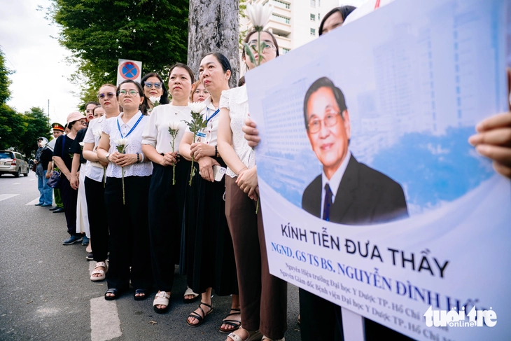 “Chuyến đi cuối” của Giáo sư Nguyễn Đình Hối qua những nơi ông dành trọn đời cống hiến - Ảnh 7.