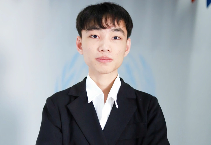 Thủ khoa toàn quốc tổ hợp C00 là thí sinh tự do, đang học Học viện Ngoại giao - Ảnh 1.