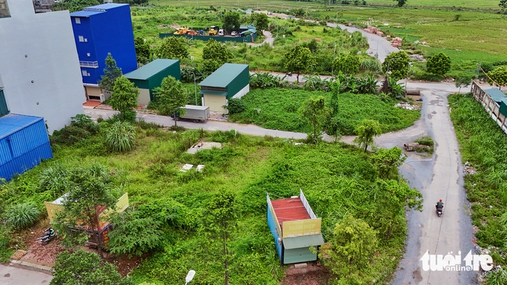 Dù nhiều khu đất đấu giá ngoại ô Hà Nội 'lặng như tờ', môi giới vẫn nói giá chưa hạ nhiệt - Ảnh 4.