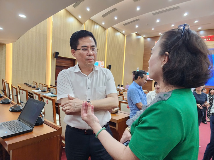 Còn né tránh, đùn đẩy, Chủ tịch tỉnh Quảng Ngãi ra chỉ thị chấn chỉnh lề lối làm việc - Ảnh 1.