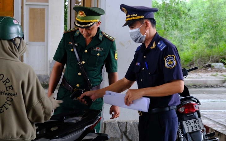 Thứ trưởng Bộ Công Thương: Khi giá xăng dầu giảm, hàng hóa đã tăng cũng phải giảm theo - Ảnh 2.