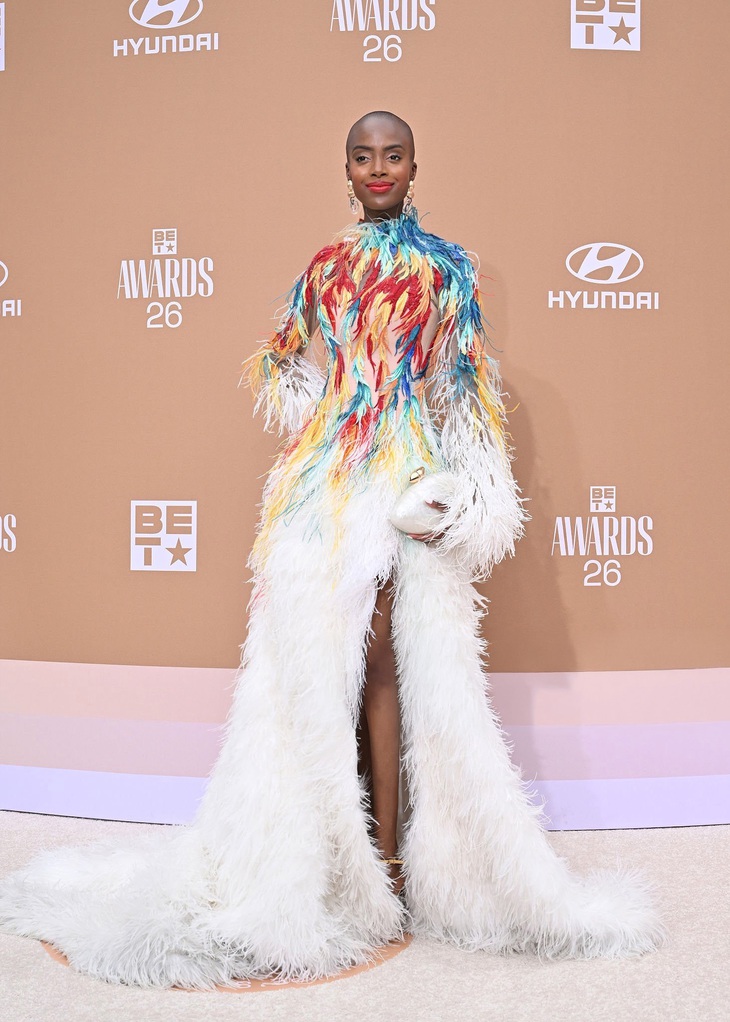 Đầm Lê Thanh Hòa phủ sóng thảm đỏ BET Awards 2026 - Ảnh 3.