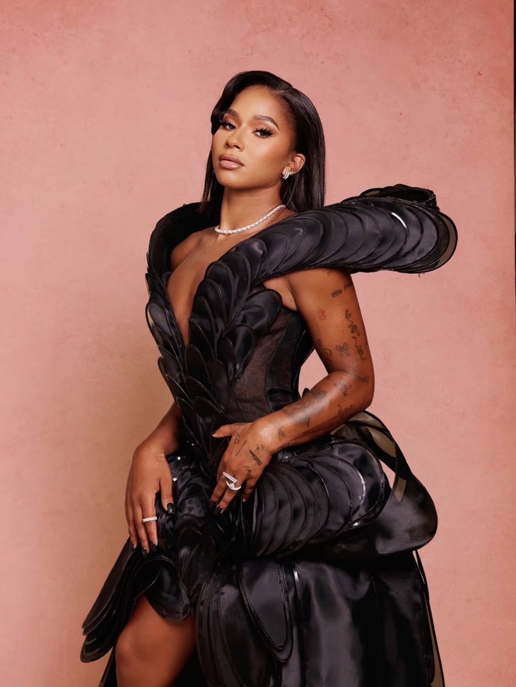 Đầm Lê Thanh Hòa phủ sóng thảm đỏ BET Awards 2026 - Ảnh 8.