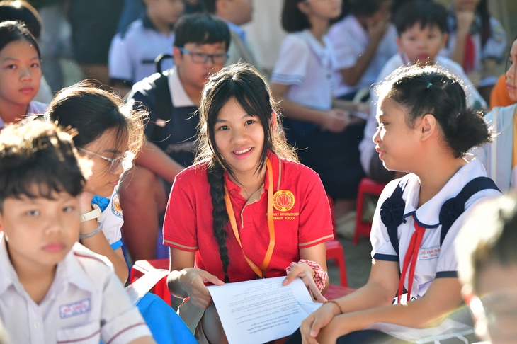 Sáng nay, 8298 học sinh bước vào kỳ khảo sát tranh suất học lớp 6 các trường nổi tiếng ở TP.HCM - Ảnh 4.