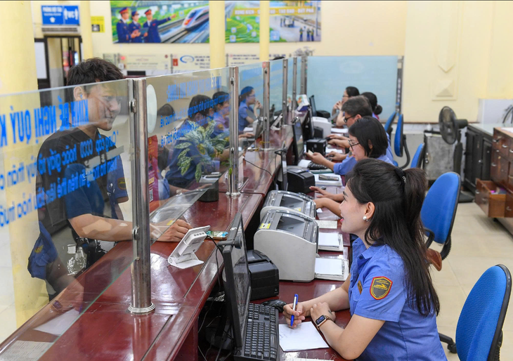 Ngành đường sắt giảm 10% giá vé tàu khách Bắc - Nam từ ngày 1-7 - Ảnh 1.
