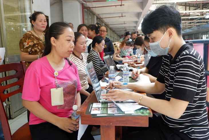 Khởi động chương trình tầm soát sức khỏe miễn phí cho nữ lao động tại TP . HCM - Ảnh 1.