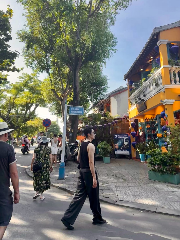 Jung Il Woo khoe ảnh ở Đà Nẵng, fan ưu ái gọi tên 'rể Việt' - Ảnh 3.
