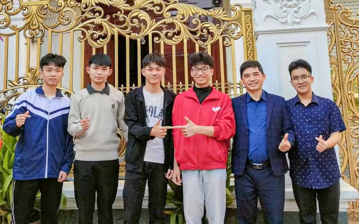 Không ngủ vì tranh thủ làm bài tập - Ảnh 2.
