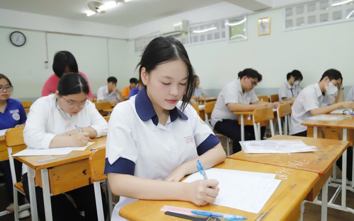 Chuyên gia: Phổ điểm thi tốt nghiệp 2026 đẹp, phân hóa tốt, có lợi cho tuyển sinh đại học - Ảnh 2.