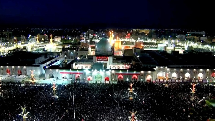 Vì sao Iran an táng cố lãnh tụ tối cao Ali Khamenei tại đền thờ Imam Reza ở thành phố Mashhad? - Ảnh 1.