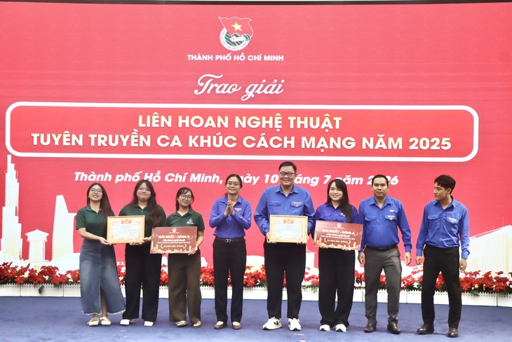 Báo điện tử Tuổi Trẻ có 3 gương nhận giải 'Ngòi bút trẻ' đoàn viên tiêu biểu trong lĩnh vực báo chí - Ảnh 3.