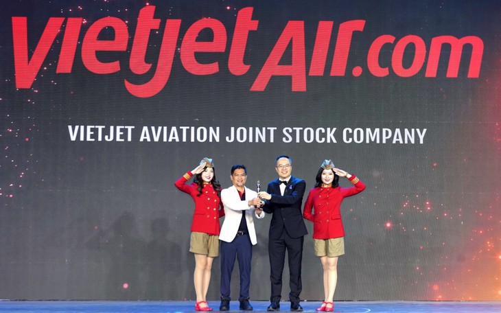 Vietjet được vinh danh ‘Dấu ấn Thương hiệu Việt hướng tới tăng trưởng xanh’ - Ảnh 3.