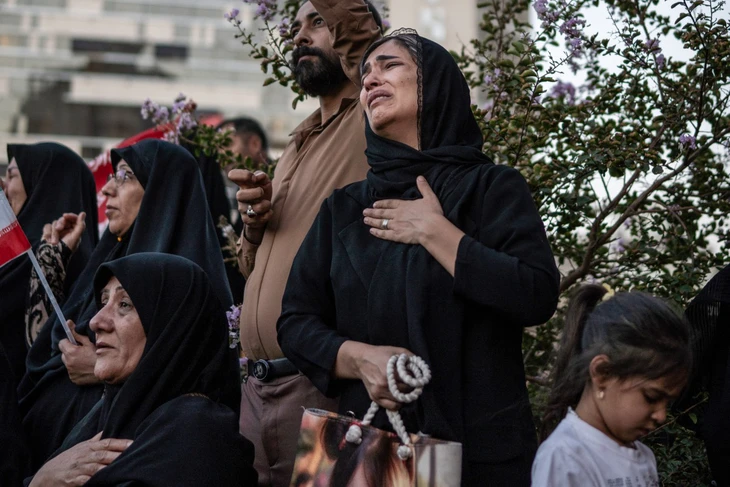Vì sao Iran an táng cố lãnh tụ tối cao Ali Khamenei tại đền thờ Imam Reza ở thành phố Mashhad? - Ảnh 2.