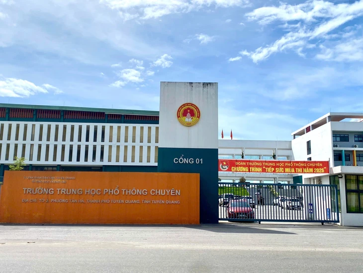 Vụ hơn 140 điểm 10 toán ở Tuyên Quang: Quyền thi lại không thể áp dụng với thí sinh gian lận - Ảnh 1.