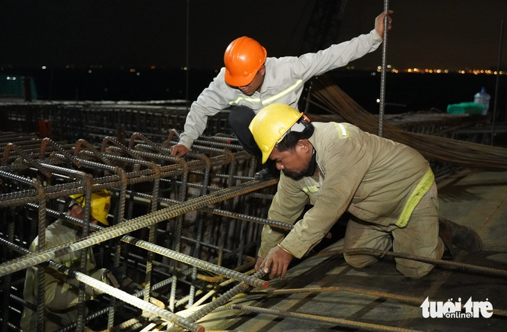 Những hình ảnh mới nhất trên đại công trường mở rộng cao tốc TP.HCM - Long Thành - Ảnh 11.