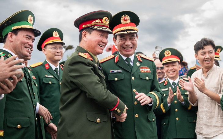 Ông Xaysomphone Phomvihane, người không ngừng vun đắp cho quan hệ Việt - Lào - Ảnh 4.
