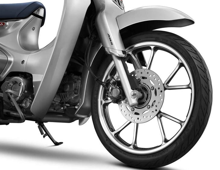 Honda Super Cub có bản mới bắt mắt hơn, phanh ABS, dùng được xăng sinh học - Ảnh 9.