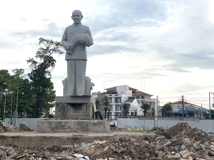 Cải tạo công viên 30 - 4 Cần Thơ: Di dời tượng bác sĩ Lương Định Của năm 2026 - Ảnh 1.