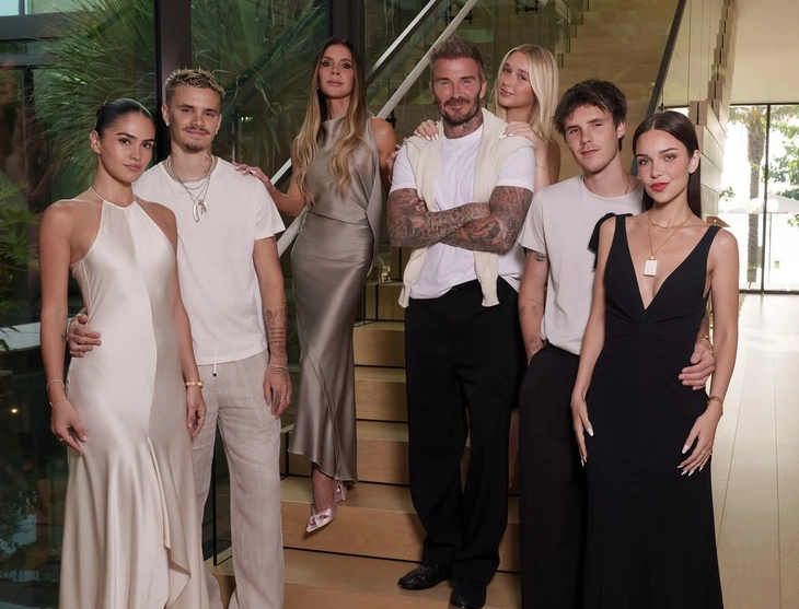 Vợ Messi xuất hiện ủng hộ nhà Beckham trong ngày trọng đại - Ảnh 3.