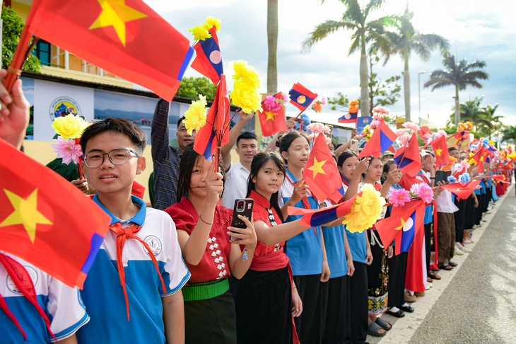 Đại tướng Phan Văn Giang chủ trì lễ đón Phó thủ tướng, Bộ trưởng Bộ Quốc phòng Lào - Ảnh 6.