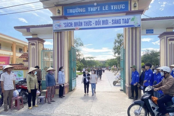 Hiệu trưởng nói gì về thông tin tố cáo tiêu cực thi tốt nghiệp tại trường THPT Lê Trực? - Ảnh 1.