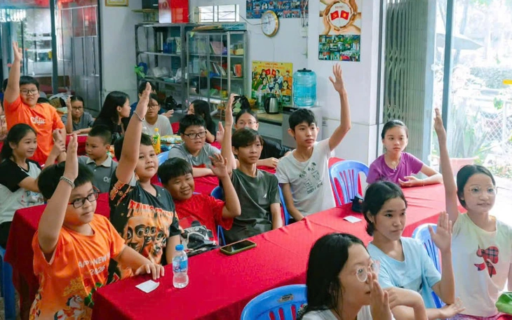 Tiếp động lực cho chiến sĩ Mùa hè xanh đang thắp sáng đường quê tại Đồng Nai - Ảnh 4.