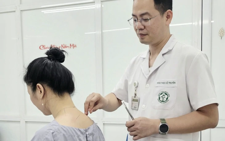 Tăng chi trả bảo hiểm y tế cho khám chữa bệnh y học cổ truyền - Ảnh 2.
