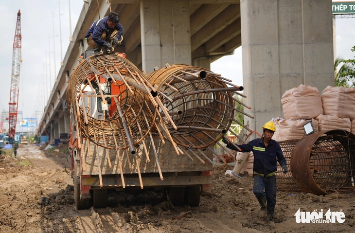 Xuyên ngày đêm thi công ở cầu Long Thành 2 - Ảnh 8.