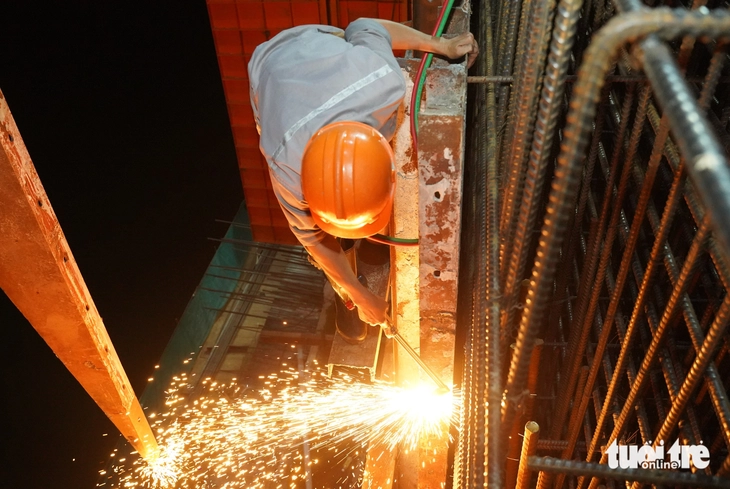 Xuyên ngày đêm thi công ở cầu Long Thành 2 - Ảnh 12.