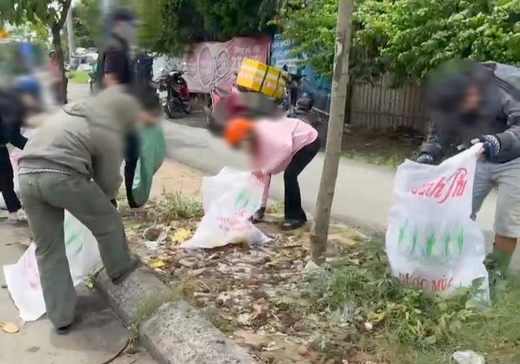 Vứt rác bừa bãi bị phạt tiền và buộc phải thu gom rác: Cần nhân rộng - Ảnh 2.