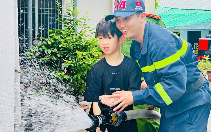 Mùa hè cùng con "lên rừng, xuống biển": trải nghiệm thay thiết bị công nghệ - Ảnh 6.