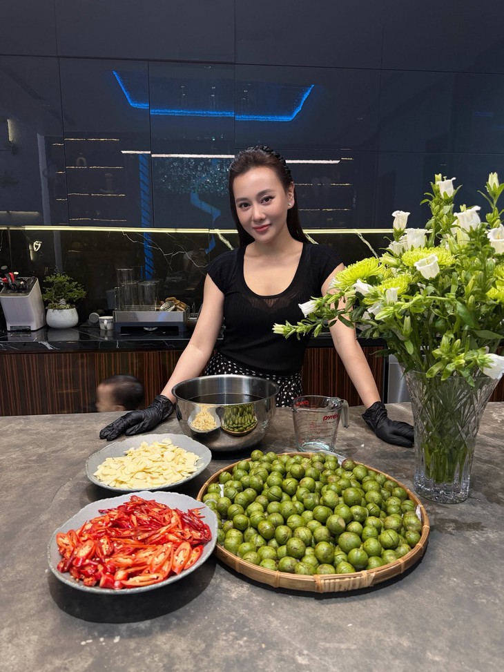 Diễn viên Phương Oanh dần cởi mở sau biến cố gia đình  - Ảnh 3.