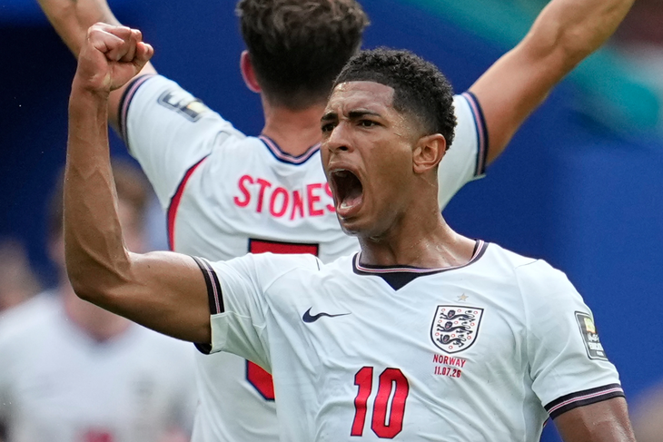 Bellingham ghi bàn ở tứ kết World Cup 2026 nhờ… dây cáp? - Ảnh 1.