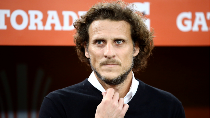 Uruguay chọn huyền thoại Diego Forlan làm HLV sau thảm họa World Cup - Ảnh 1.