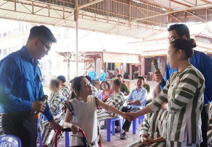 Cuộc phiêu lưu 20 năm của cô gái ' sáu chân ' và tình yêu với TP HCM - Ảnh 2.