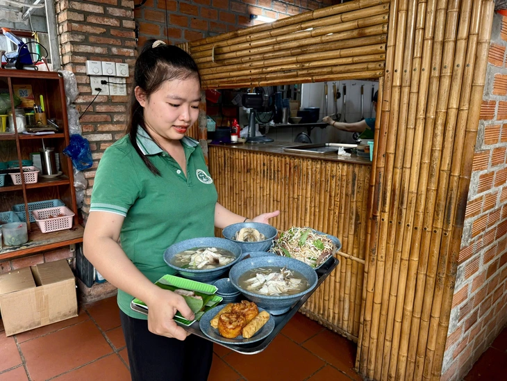Bún nước lèo Trà Vinh: Hương vị đặc sản khiến thực khách mê mẩn - Ảnh 3.
